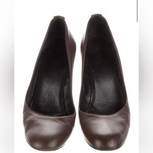 ❌❌SOLD❌❌❌Authentic Gucci Leather Pumps
•   Brown
•   Round-Toes
•   Wedge Heels